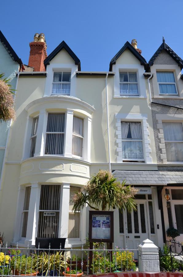 Audley Guest House Llandudno Bagian luar foto