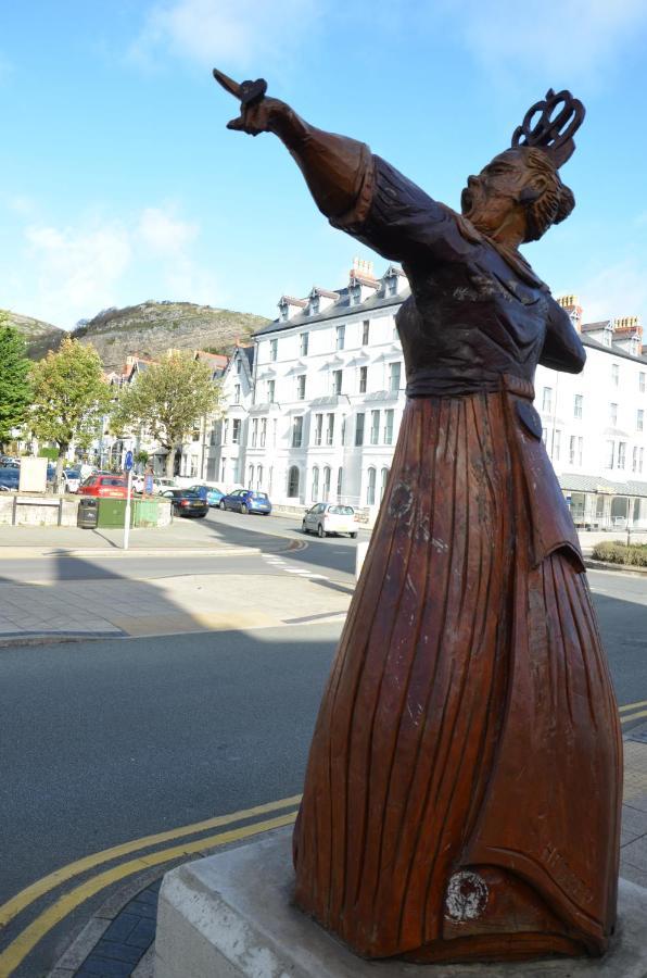 Audley Guest House Llandudno Bagian luar foto